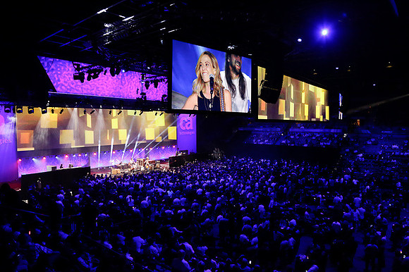 concert-crowd