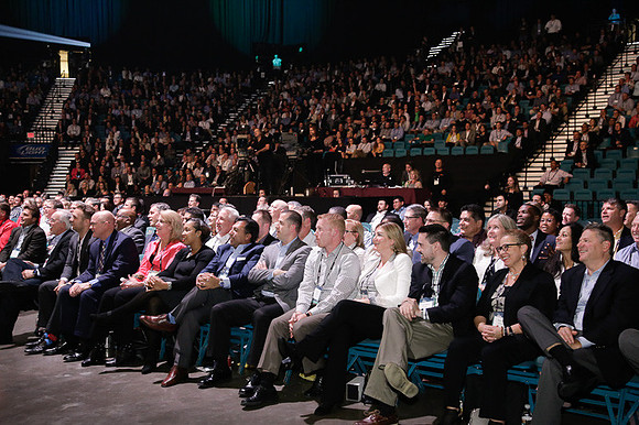 audience-laughing